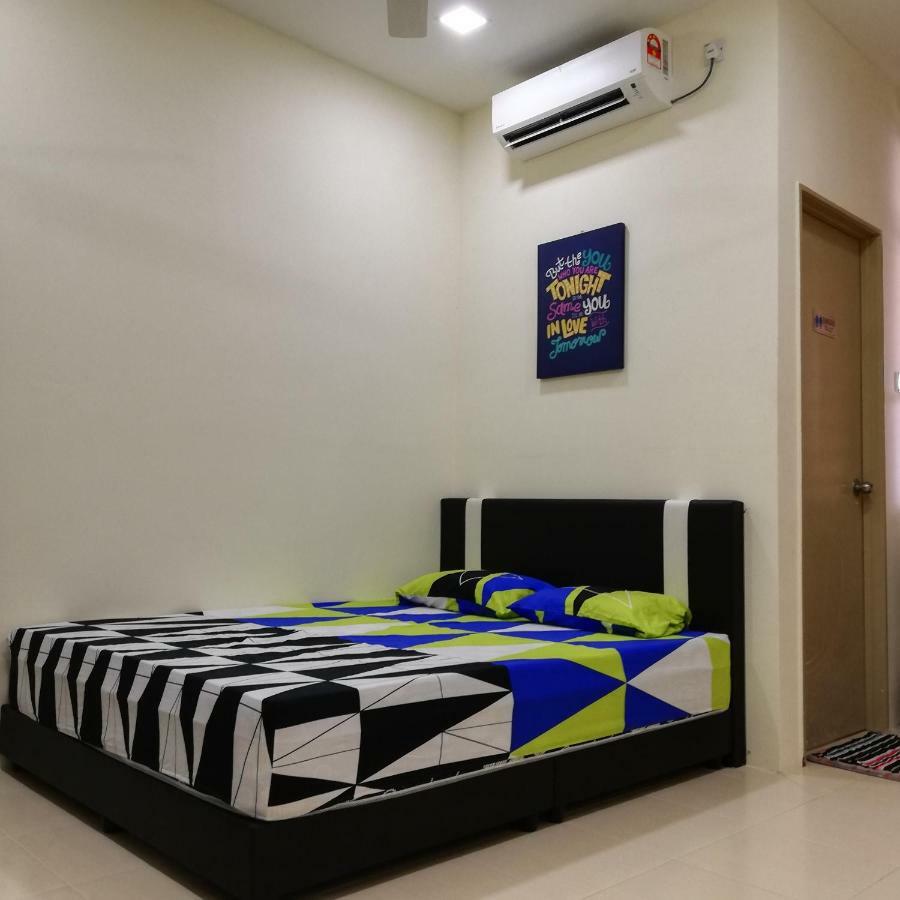 Neesa Homestay Bukit Gambang-Muslim エクステリア 写真
