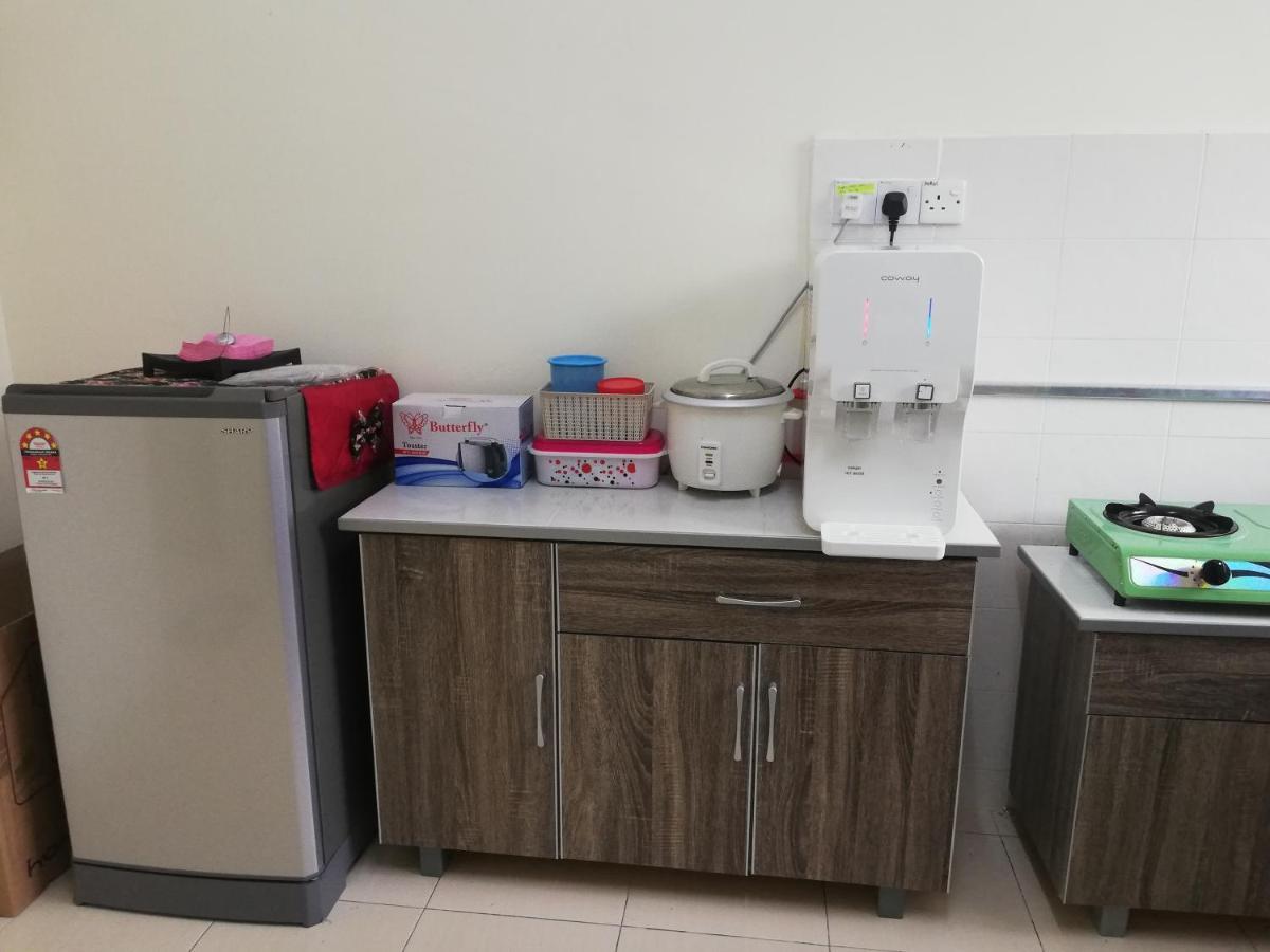 Neesa Homestay Bukit Gambang-Muslim エクステリア 写真